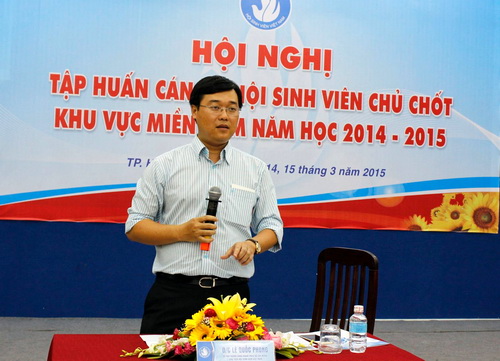Đ/c Lê Quốc Phong - Bí Thư Trung ương Đoàn, Chủ tịch Hội Sinh viên Việt Nam phát biểu tại chương trình trao đổi với các cán bộ Hội Sinh viên chủ chốt tại Hội nghị tập huấn